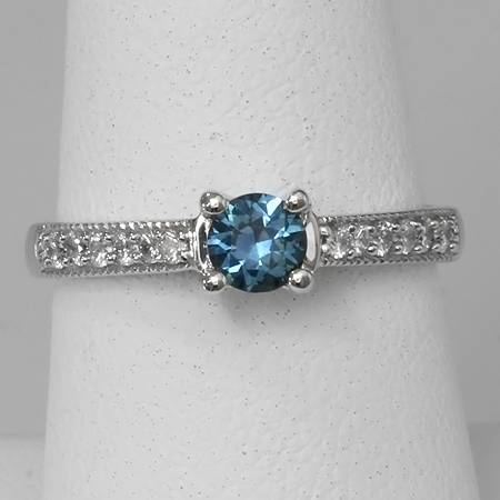 Blue Montana Sapphire & Diamond 14kt Gold Solitaire Ring - Click Image to Close